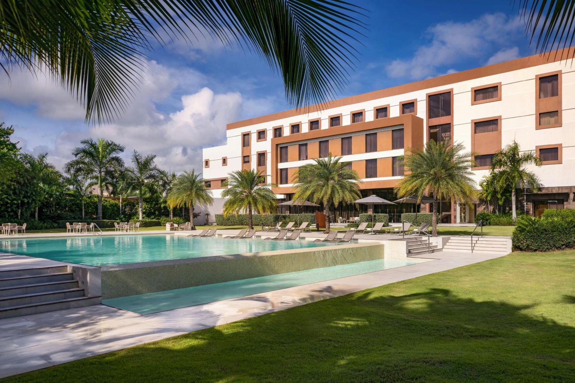 Ac Hotel By Marriott ปุนตากานา ภายนอก รูปภาพ